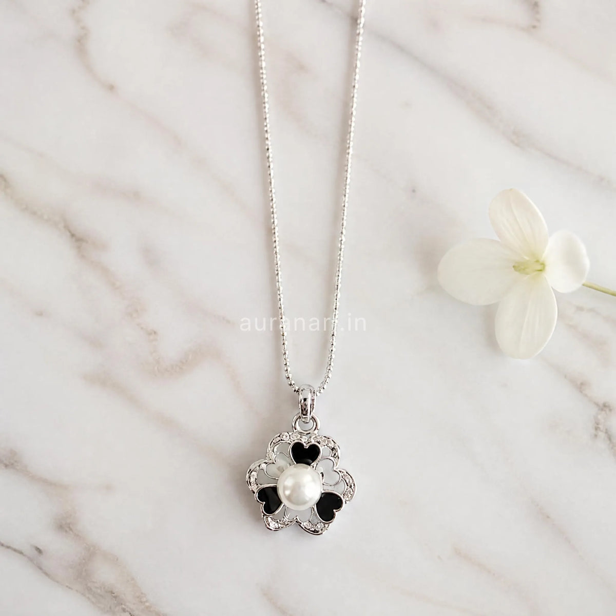 Elegant Faux Pearl Floral Cutout Pendant Necklace