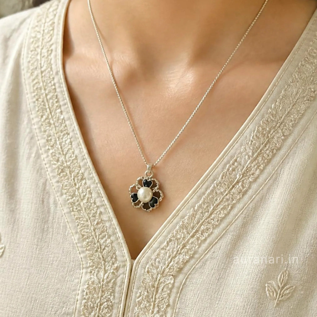 Elegant Faux Pearl Floral Cutout Pendant Necklace